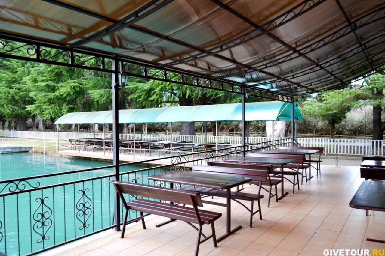 بيزوندا Ostrov Park-Hotel المظهر الخارجي الصورة