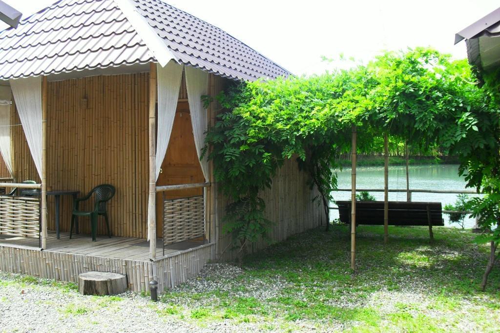 بيزوندا Ostrov Park-Hotel المظهر الخارجي الصورة
