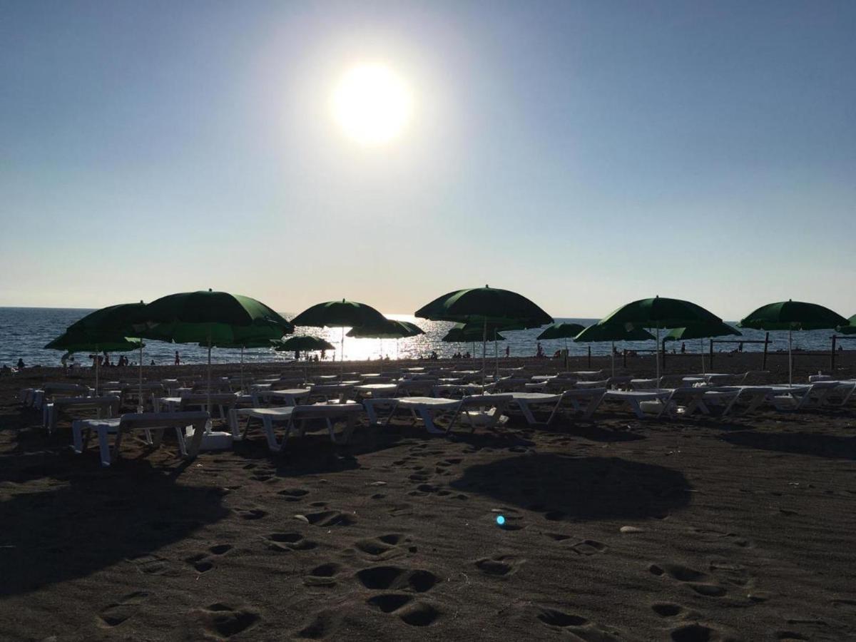 بيزوندا Ostrov Park-Hotel المظهر الخارجي الصورة