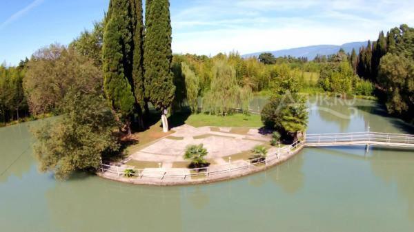 بيزوندا Ostrov Park-Hotel المظهر الخارجي الصورة